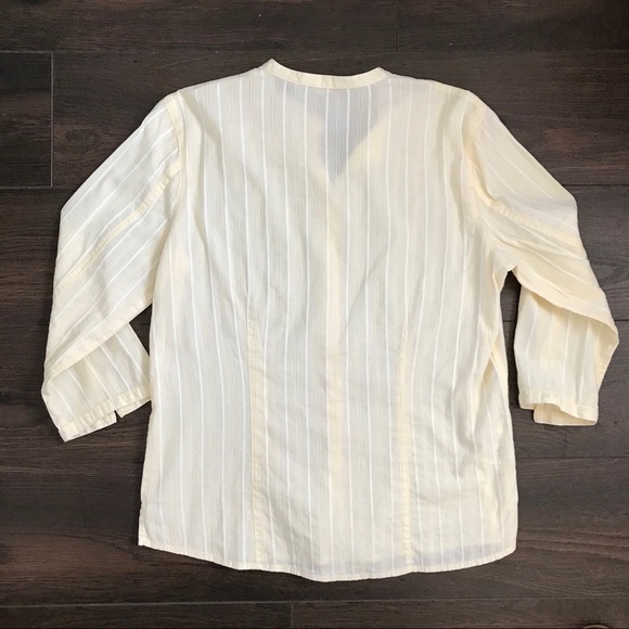 ✨3 for $25 Eddie Bauer yellow l/s button up - Picture 3 of 4